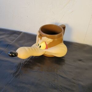 Warner Bros. Wile E. Coyote Looney Tunes 1993 Plastic Figural Mug 12 fl oz